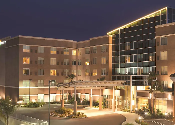 Hotel with view: Hyatt Place At Anaheim Resort / Convention Center