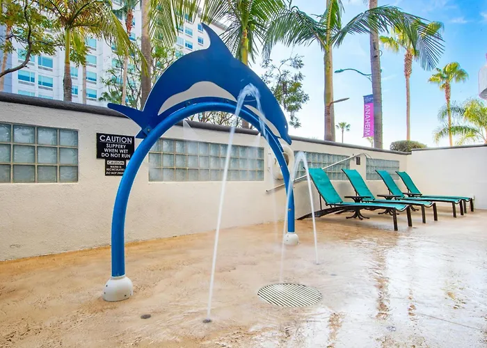 Peacock Suites